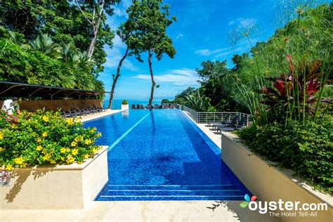 beachfront hotels manuel antonio.